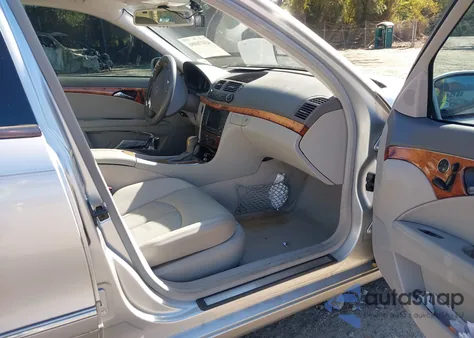 2004 Mercedes-Benz E 320 z USA, uszkodzony, nr VIN WDBUH65J34A378598